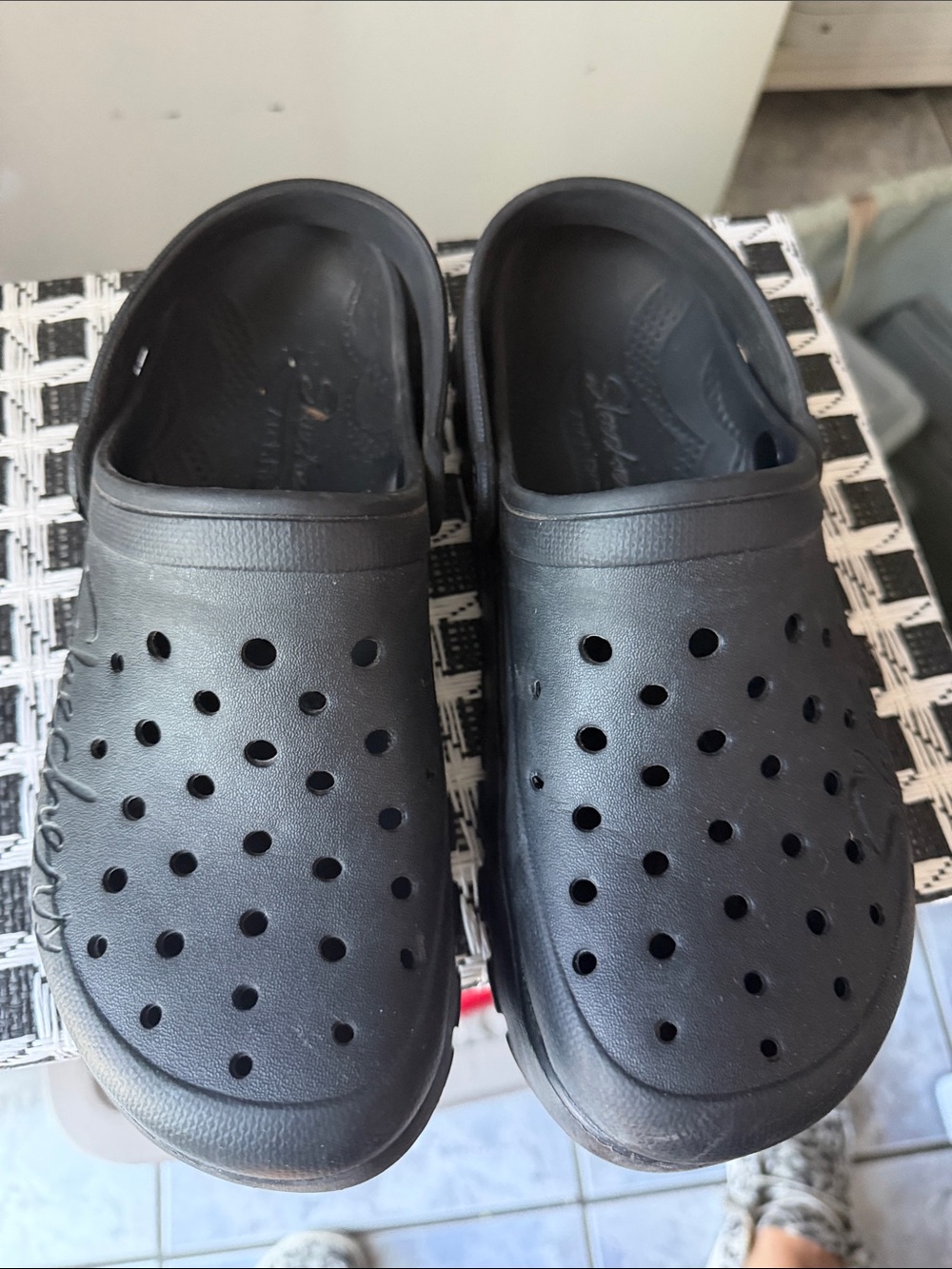 Skechers Black Vented Slip-On Clog - Picture 2 of 5